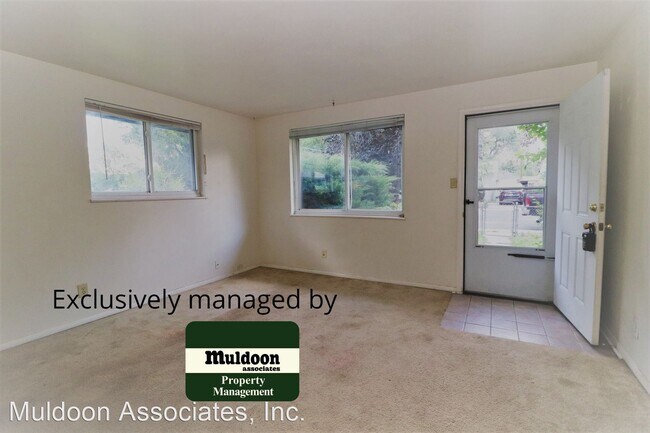 Building Photo - 2 br, 1 bath House - 3028 N Institute St