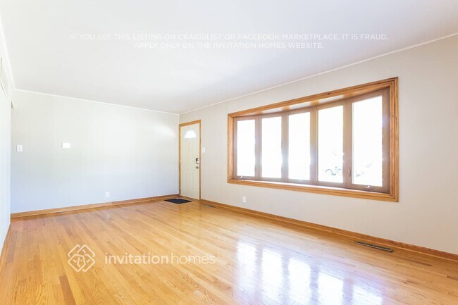 Foto del edificio - 8841 Merrimac Ave