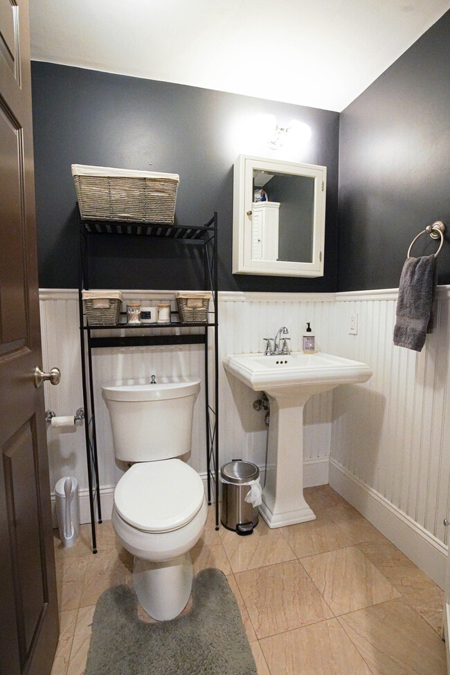 Building Photo - 95 Dix St