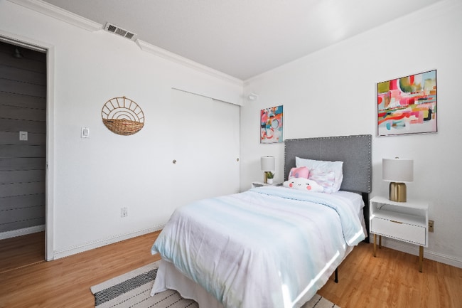 Building Photo - 607 Sand Hook Isle