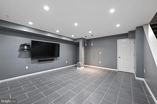 Building Photo - 11107 Hollowbrook Rd
