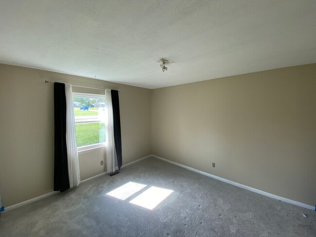 Dormitorio 1 - 2603 Old Hickory Rd