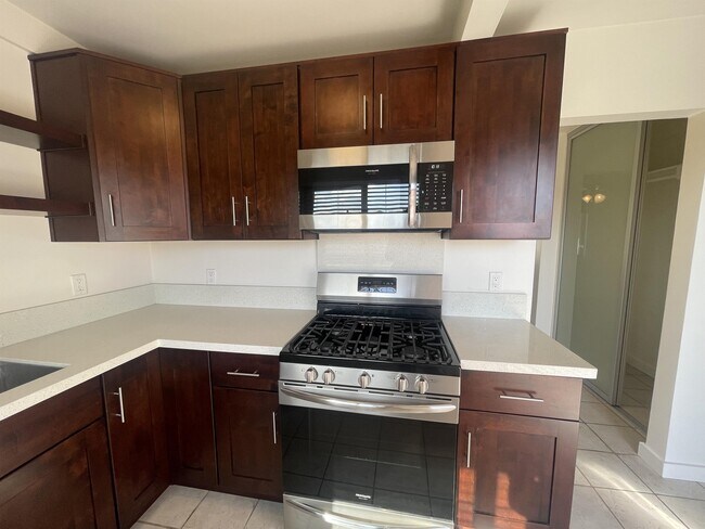 Foto del edificio - 3155 Kemper St