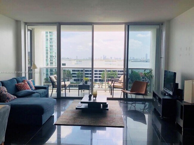 Foto del edificio - 7929 West Dr