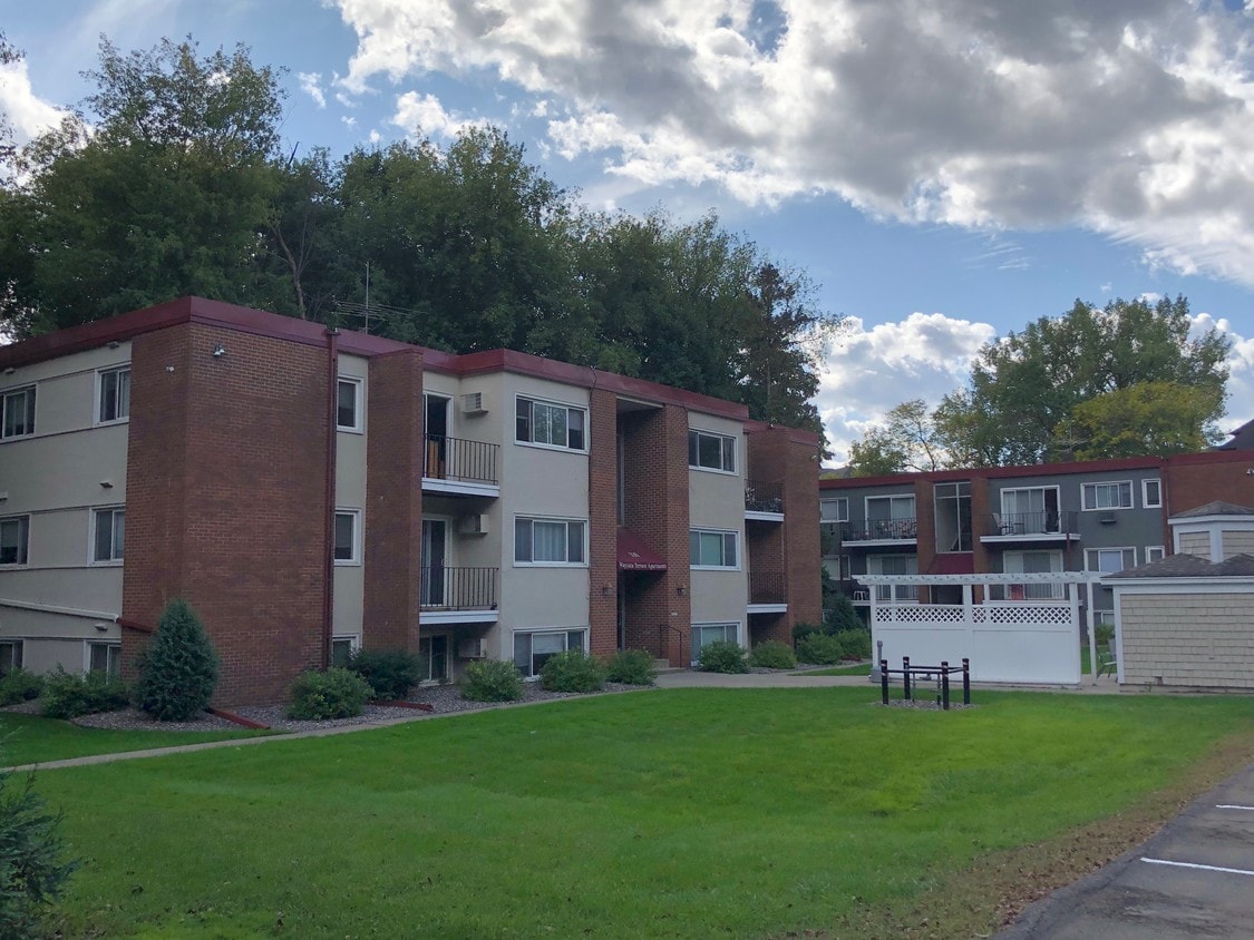 110 Circle A Dr S, Wayzata, MN 55391 Apartments Wayzata, MN