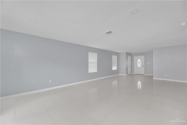 Building Photo - 2208 Eagle Landing Dr