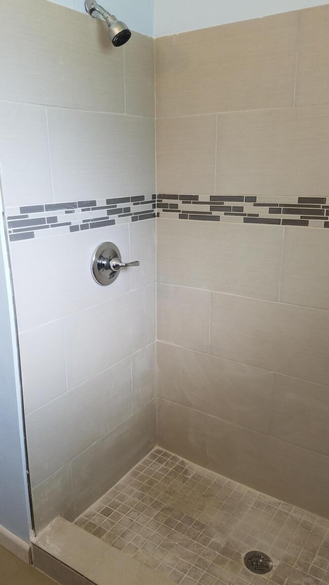 Foto del edificio - 703 NW 6th St