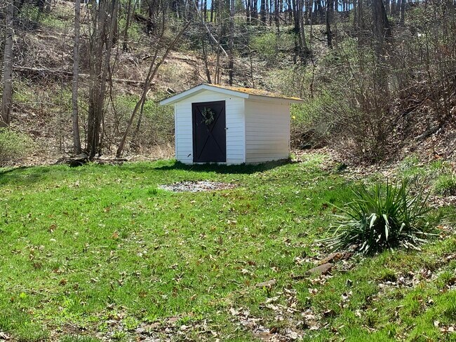 Building Photo - 177 Zanza Ln