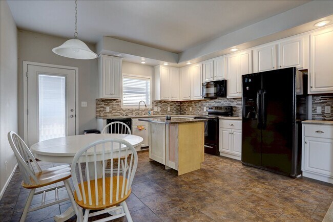 Foto del edificio - Beautiful 3-Bedroom Home in the Prairie Greens Community – Frederick, CO