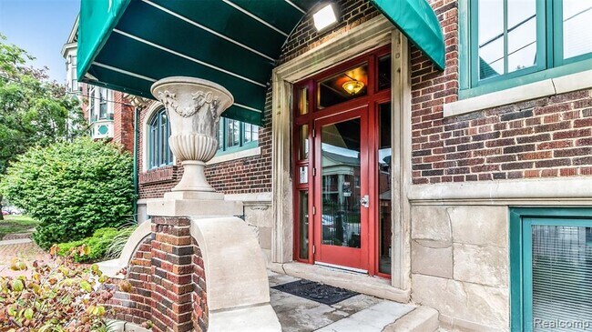 Building Photo - 122 W Willis St