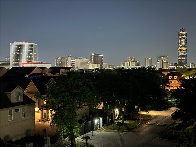 Foto del edificio - 5703 Dolores St