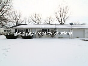 Building Photo - 9801 S Rinker St