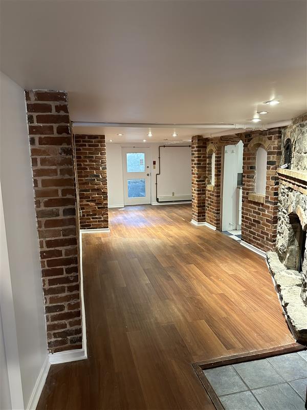 Building Photo - 318 Cooper St