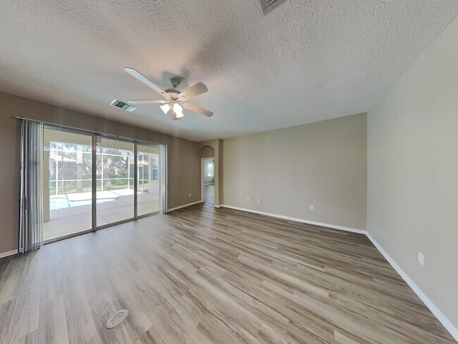 Foto del edificio - 4309 67th Avenue Cir E