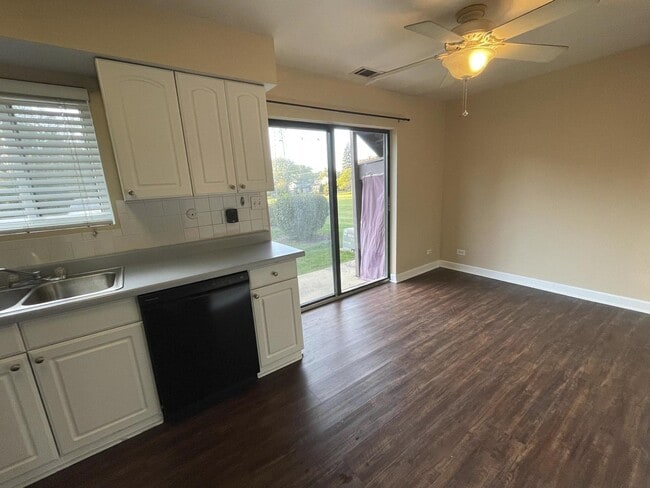 Building Photo - 240 E Rimini Ct