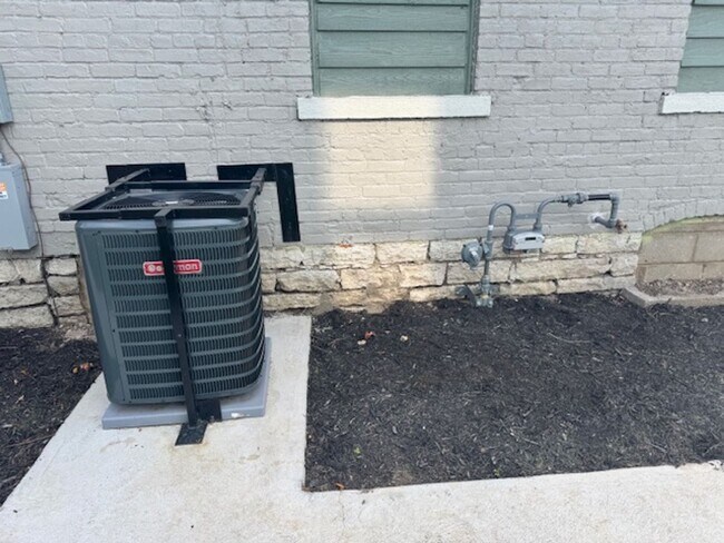 Foto del edificio - 2 Bedroom 1 1/2 Bath Beautifully Renovated Home in Historic Huffman Area