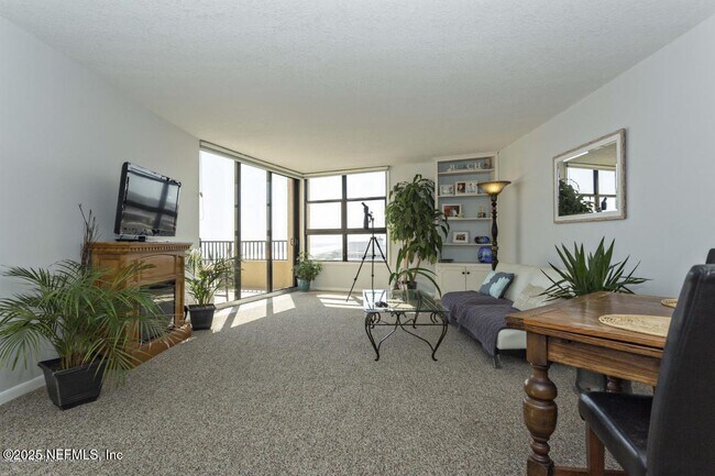 Foto del edificio - 2200 Ocean Dr S