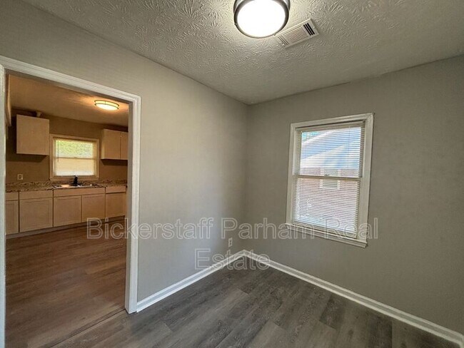 Foto del edificio - 1459 Ivan Ave