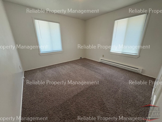 Building Photo - 607 Linden Dr