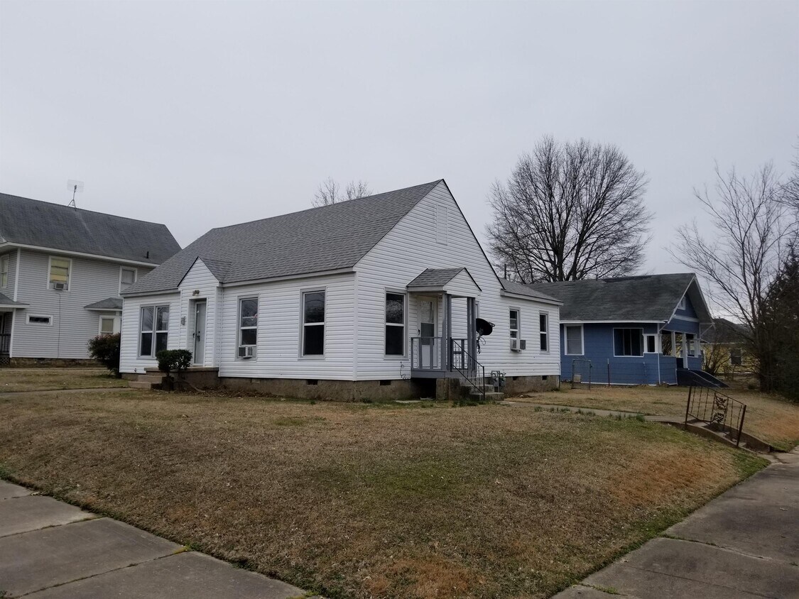 1601 E Broadway St, Muskogee, OK 74403 Townhome Rentals in Muskogee