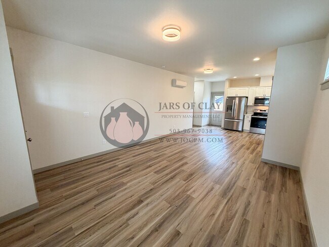 Foto del edificio - Newer Build- Ready for Move In