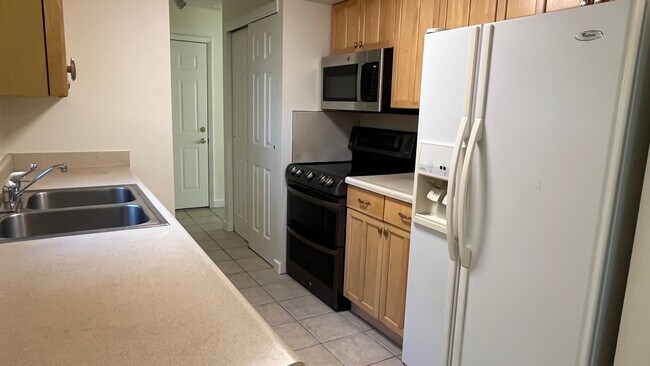 Kitchen - 10489 Owens Cir