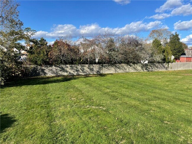 Foto del edificio - 31 Garfield Ave