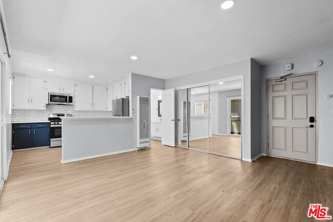 Foto del edificio - 15286 Sutton St