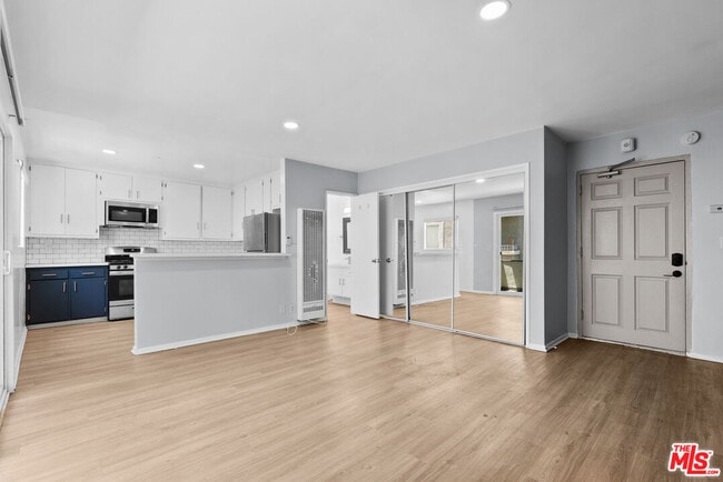 Building Photo - 15286 Sutton St