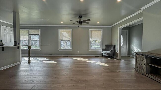 Building Photo - 5100 Shenstone Dr