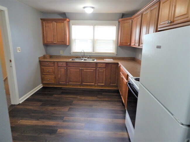 Kitchen - 3929 N 60th St