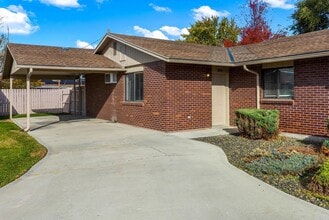 Building Photo - 214 N Park Ave