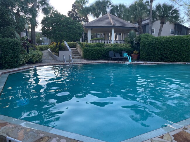 Foto del edificio - 2942 Antique Oaks Cir