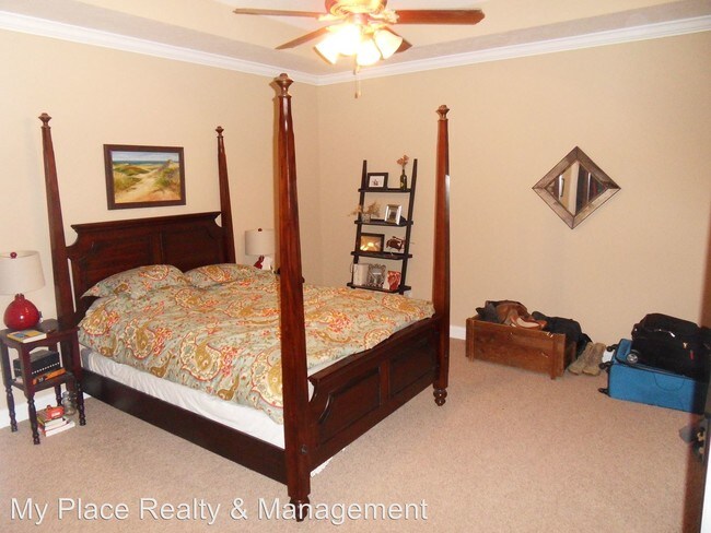 Building Photo - 852 Dixie Ln