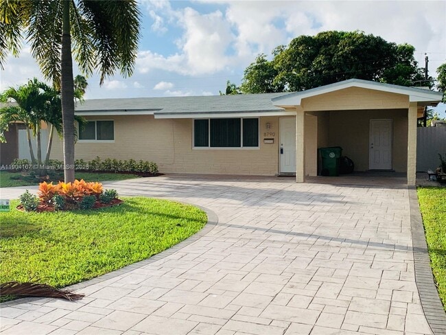 Foto del edificio - 8790 NW 13th St