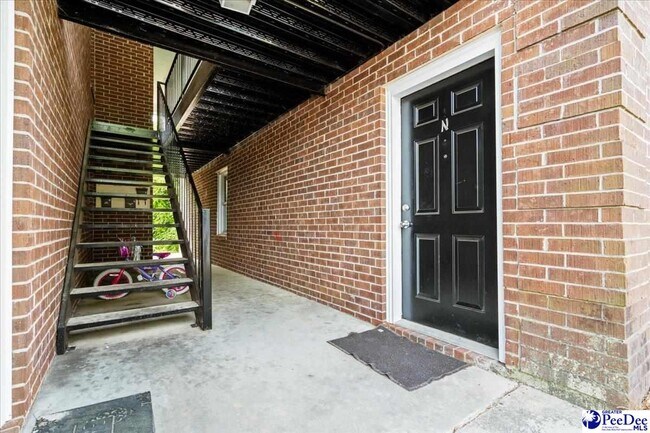 Foto del edificio - 319 Revell Dr