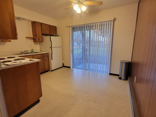 Building Photo - N. Columbus Ave Duplex - Krause