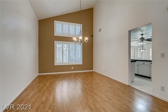Building Photo - 2036 Shadow Brook Way