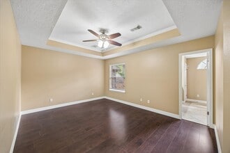 Building Photo - 9 E Willowood Ct