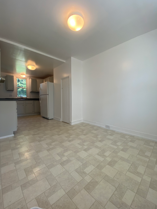 Dining Room - 9 E Maple St