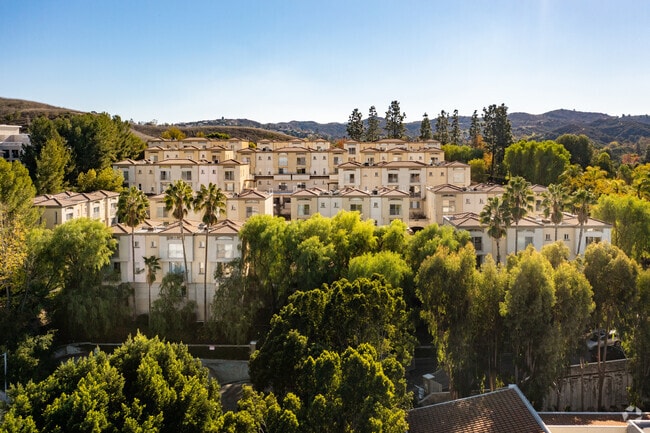 Building Photo - Bella Montagna