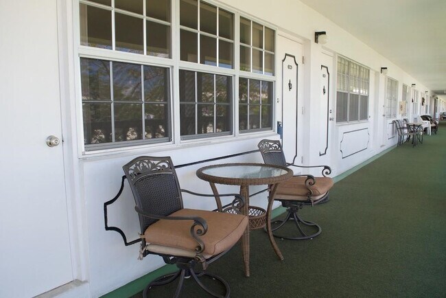 Foto del edificio - 5200 NE 24th Terrace