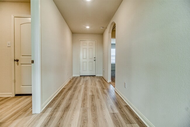 Foto del edificio - 8002 Vacek Meadows Loop