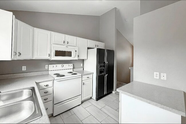 Building Photo - 1748 N 207th St