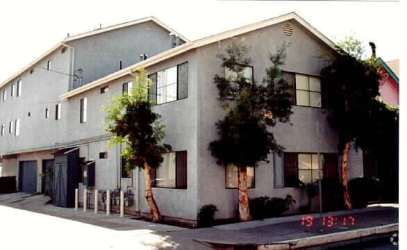 Foto principal - 525 W 8th St