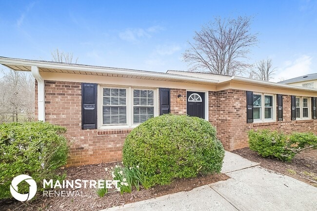 Foto del edificio - 470 Creekway Dr