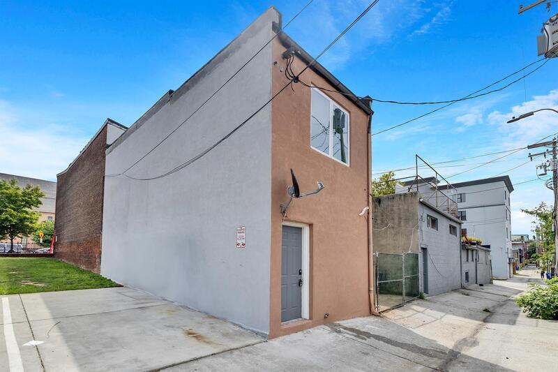 Primary Photo - 328 S Highland Ave