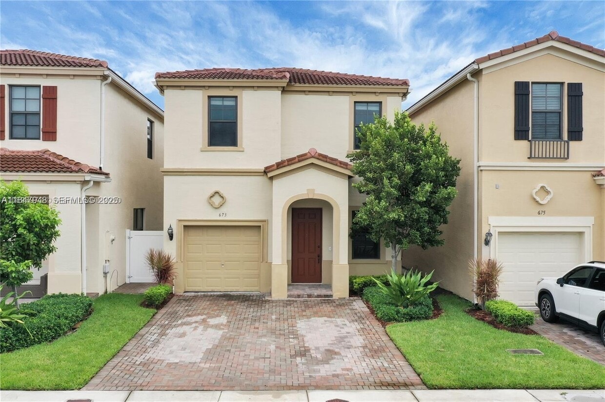 Primary Photo - 673 NE 191st St