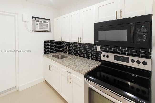 Foto del edificio - 5807 SW 25th St