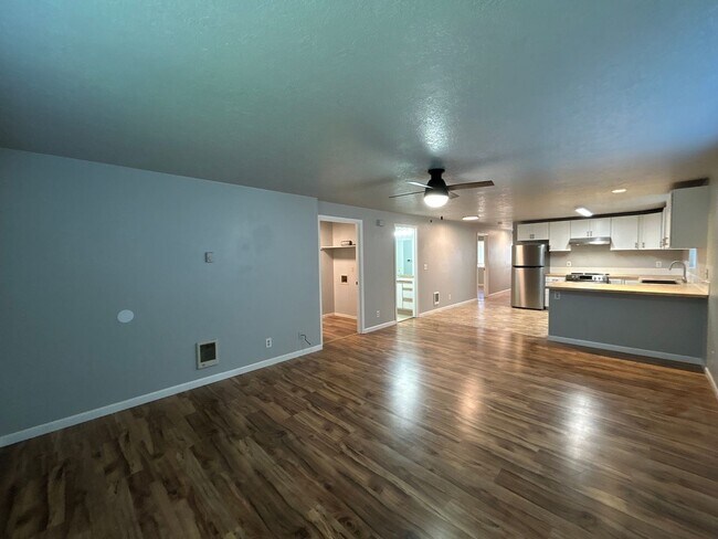 Foto del edificio - 2855-2855 SW Umatilla Ave